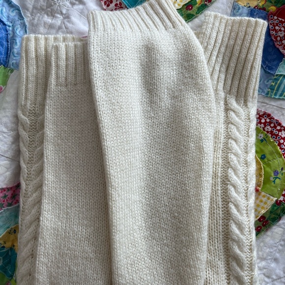Cream Knit Pullover - Picture 4 of 4